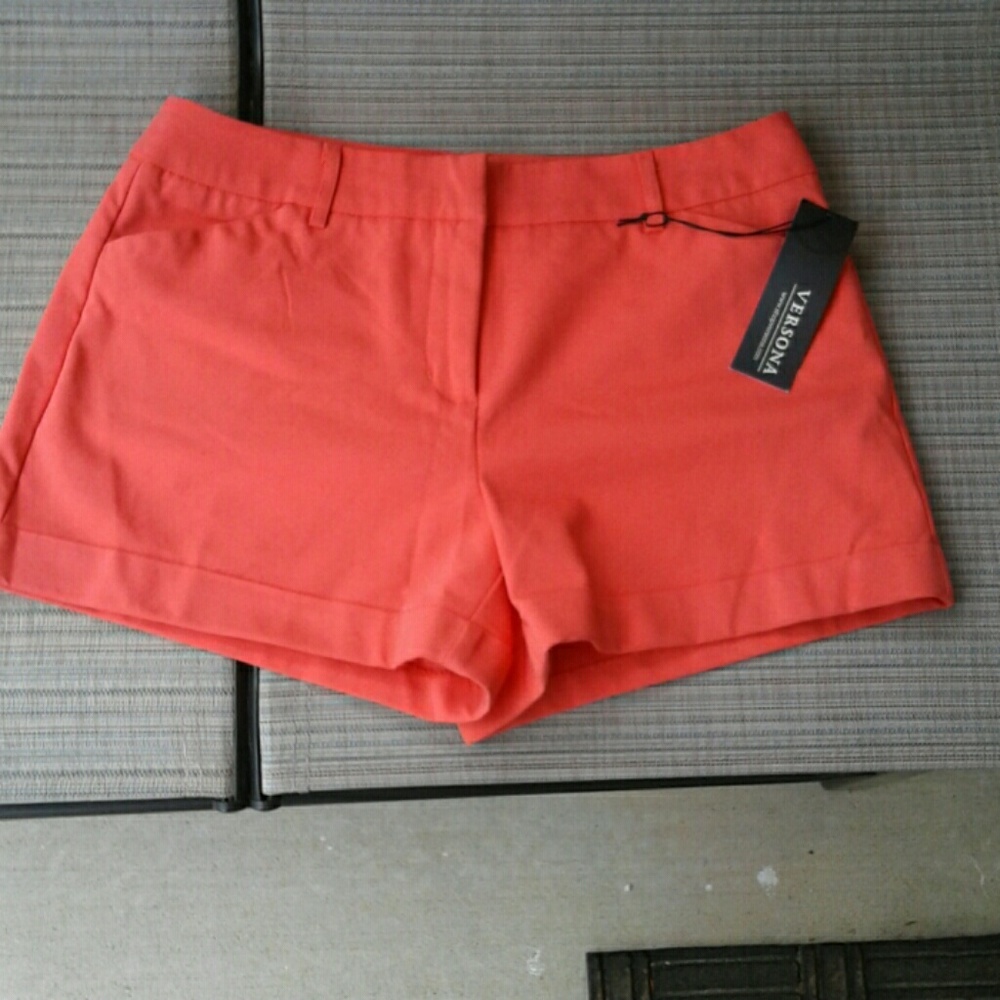 Versona Shorts